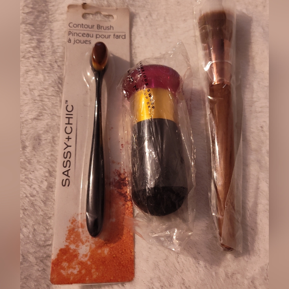 Sassy+Chic Contour Brush Set